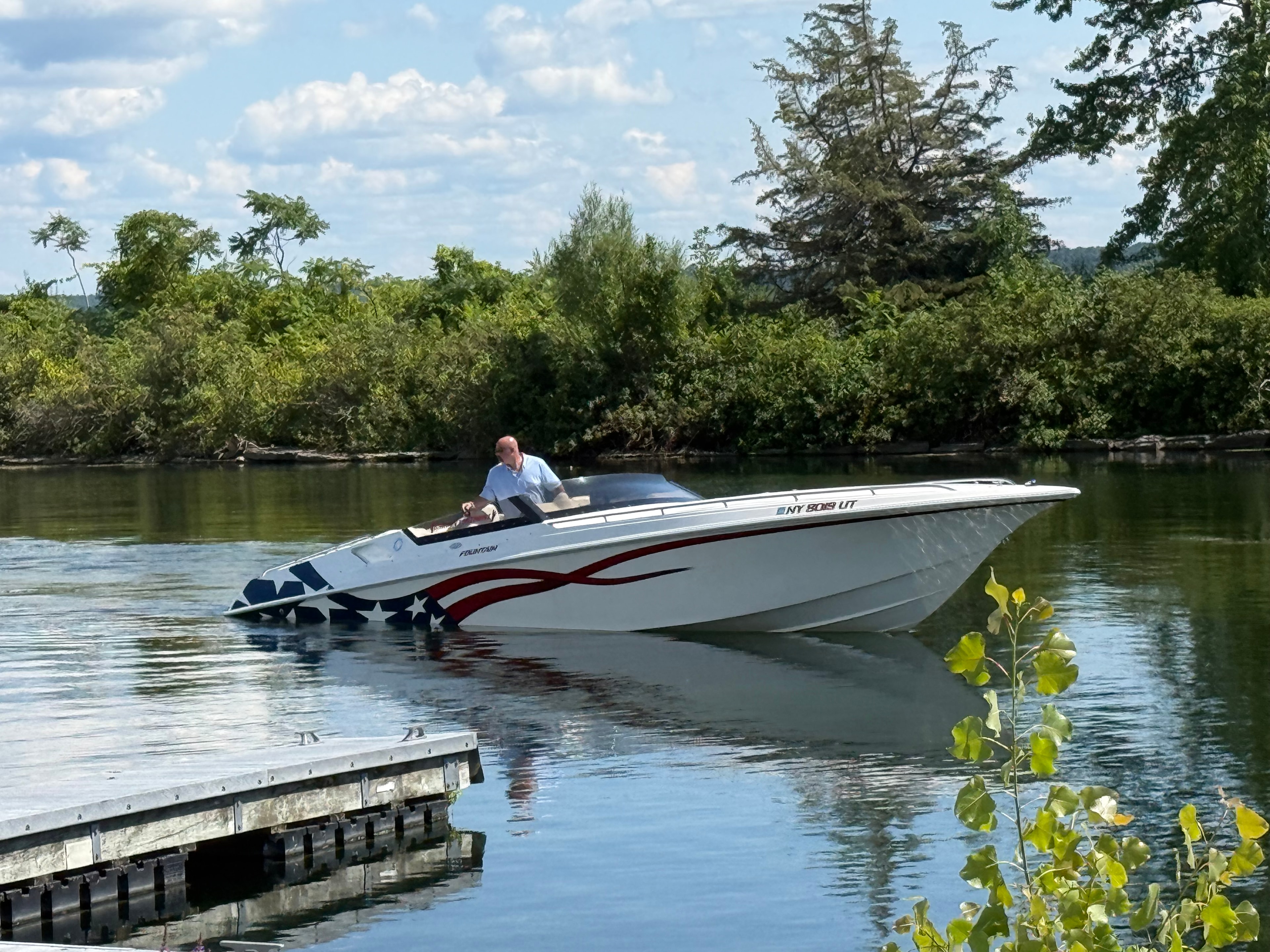 Patriotic Fountain Speedboat on the Canal